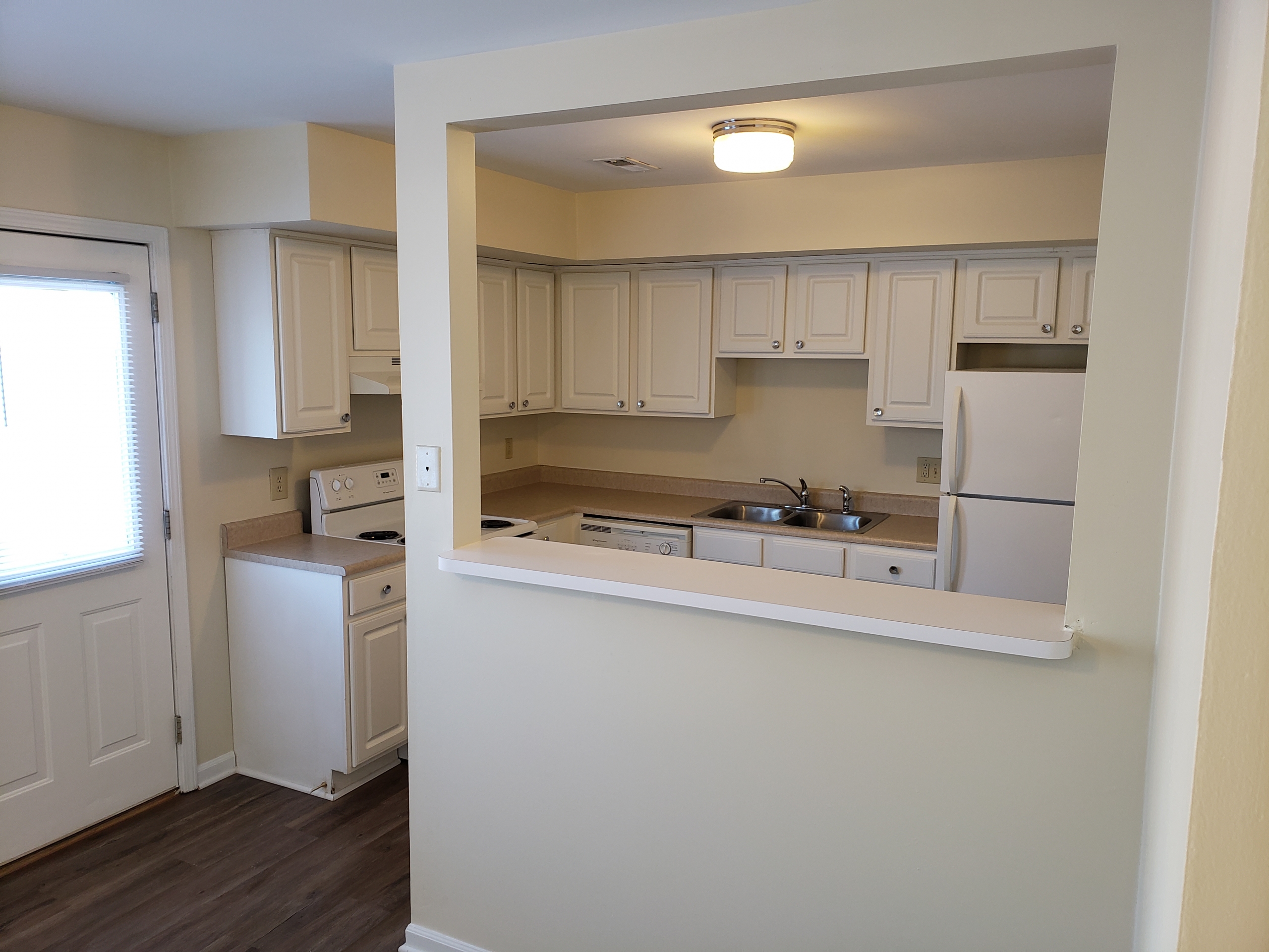 3-Bedroom – White Cabinets and White Appliances