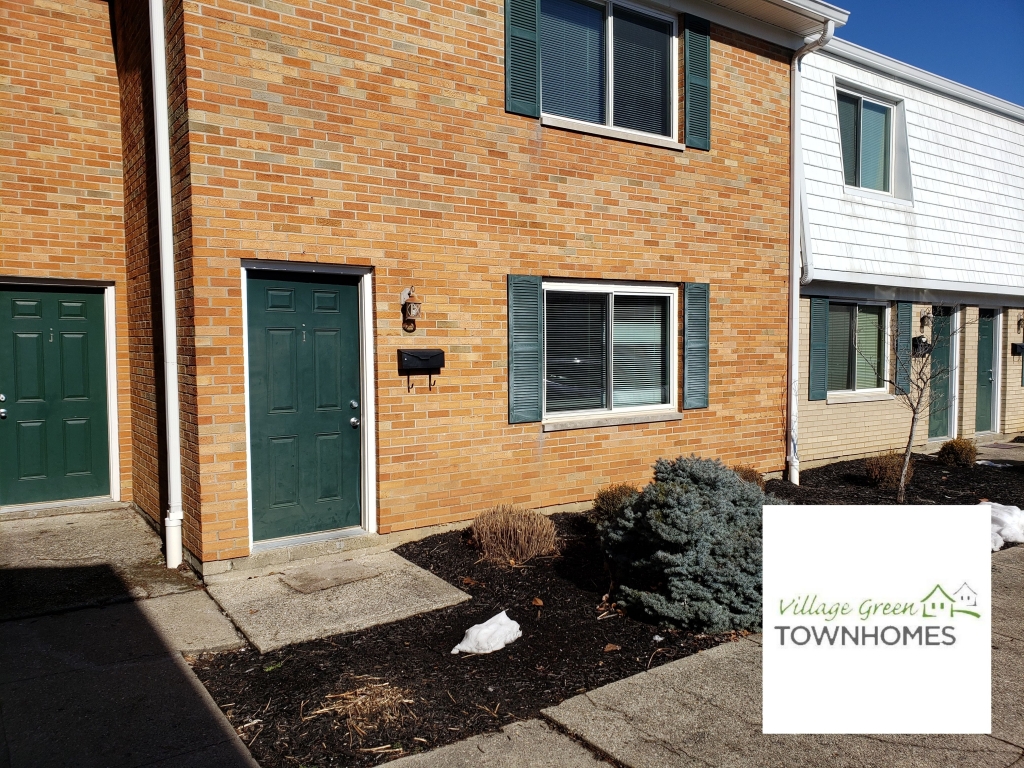 3Bedroom Oak and Black Appliances Village Green Townhomes